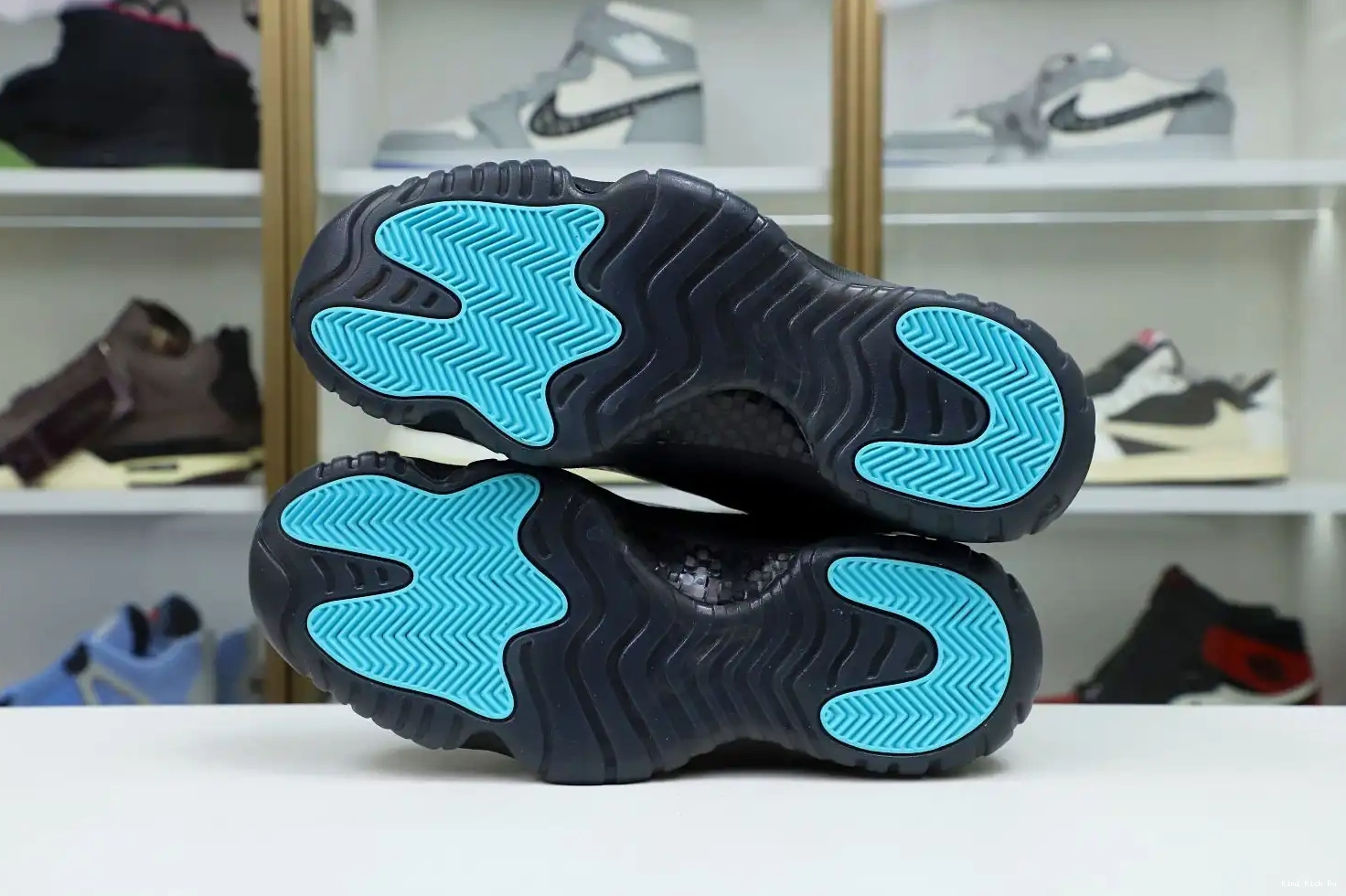 RETRO 11 GAMMA AIR Kimikick BLUE JORDAN 0709